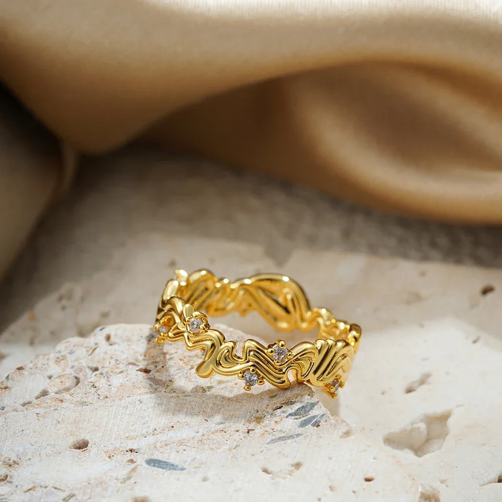18K Gold Plated Twisted Round Zircon Wedding Ring for Women Minimalist Style