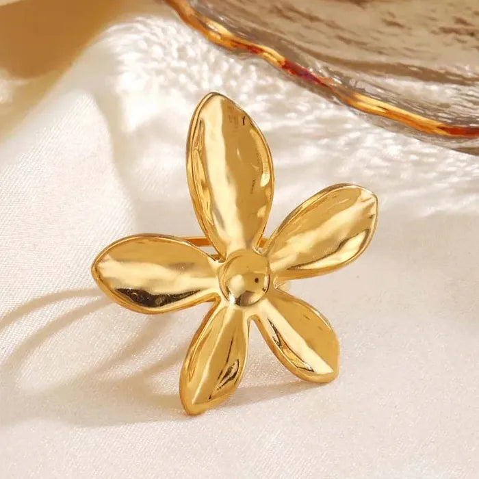 Adjustable Stainless Steel Flower Ring for Women Vintage Gold Petal Jewelry Gift
