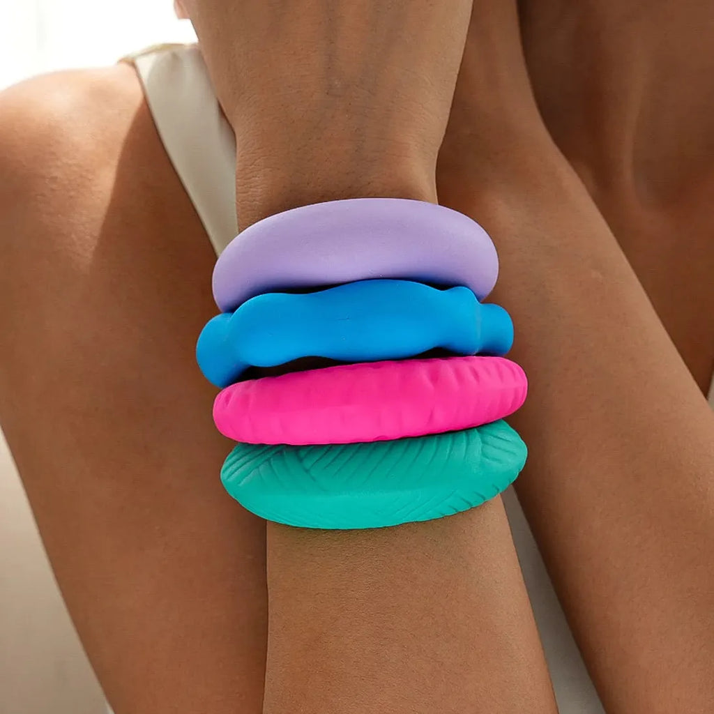 European American Oversized Unique Acrylic Irregular Geometric Open-Cuff Bangle - High-End Statement Wrist Jewelry for Women