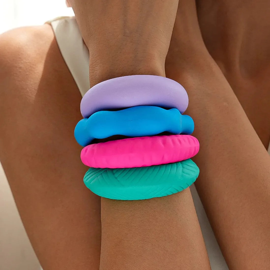 European American Oversized Unique Acrylic Irregular Geometric Open-Cuff Bangle - High-End Statement Wrist Jewelry for Women