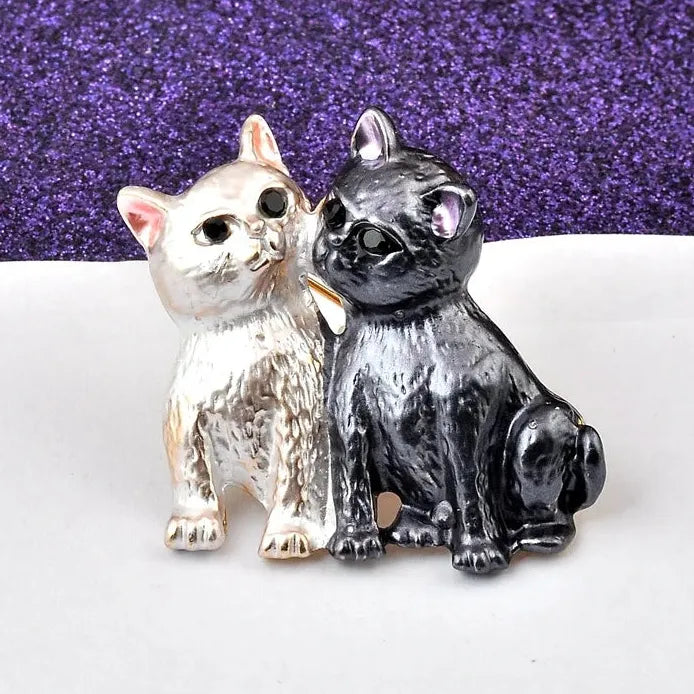 Women's Bicolor Cat Brooch Retro Animal Jewelry Gift for Women