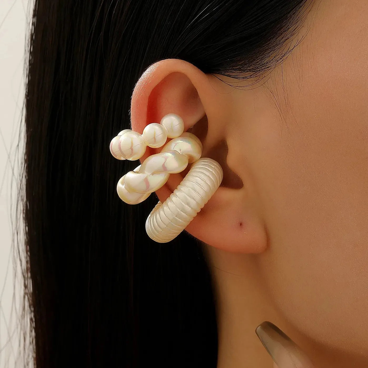 Retro Pearl White Striped Geometric Ear Clip C-Shaped Ear Cuff for Women