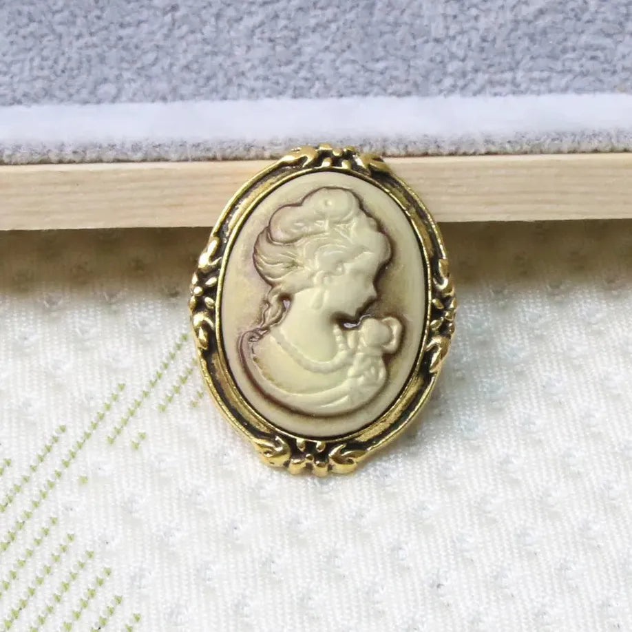 Luxury Classic Brooch Pin for Men Women Wedding Gift Accessory