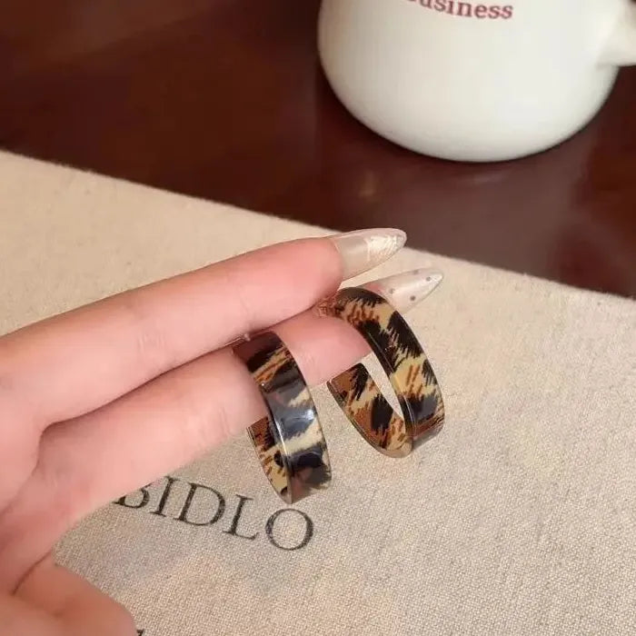 Acrylic Leopard Print Stud Earrings Women’s Retro Elegant Fashion Ring