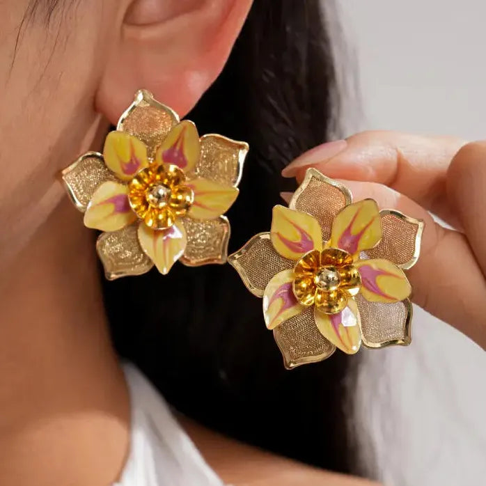 Vintage Drop Oil Flower Plant Motif Steel Needle Earrings for Women