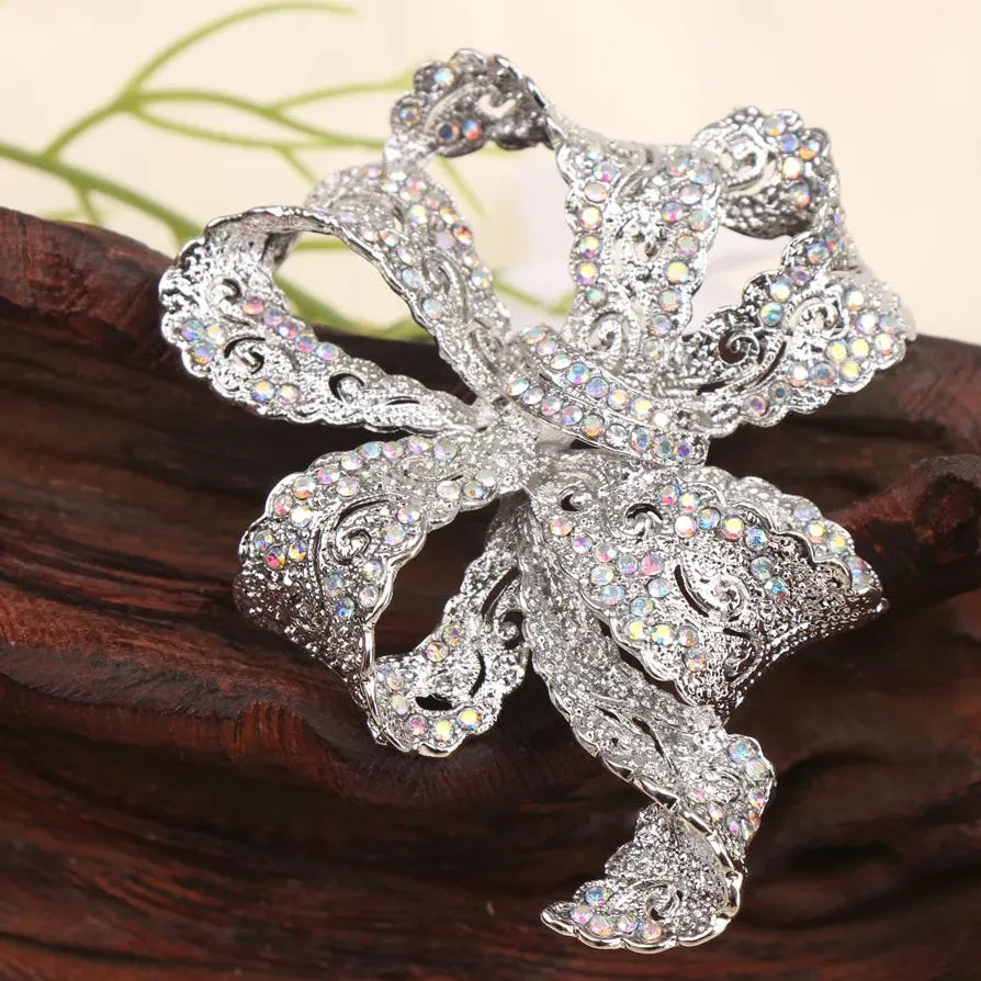 Luxury Classic Bow Flower Brooch Pin Gift for Men & Women