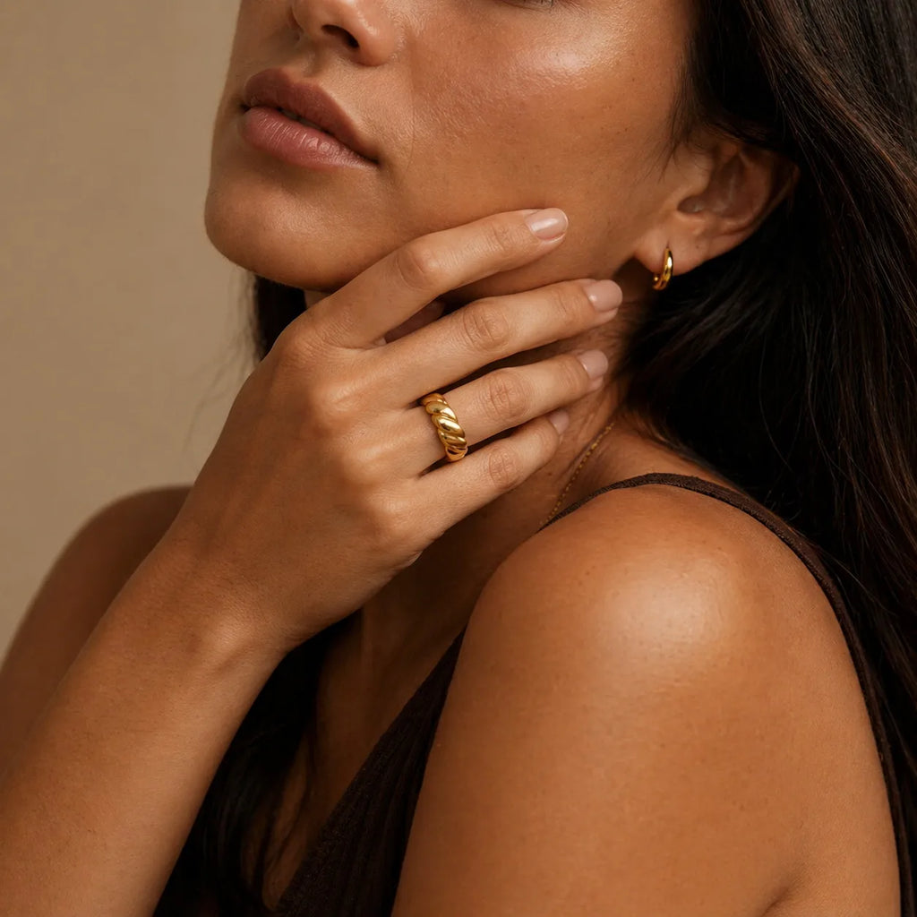 Vintage Gold Plated Twisted Croissant Zinc Alloy Chunky Ring for Women Lightweight Jewelry