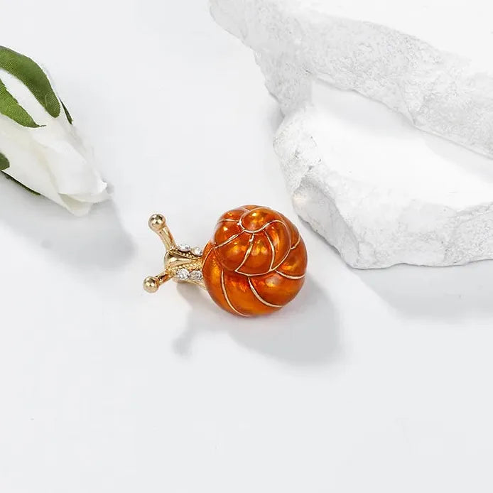 Classic Snail Conch Shell Brooch Pin Jewelry for Men and Women