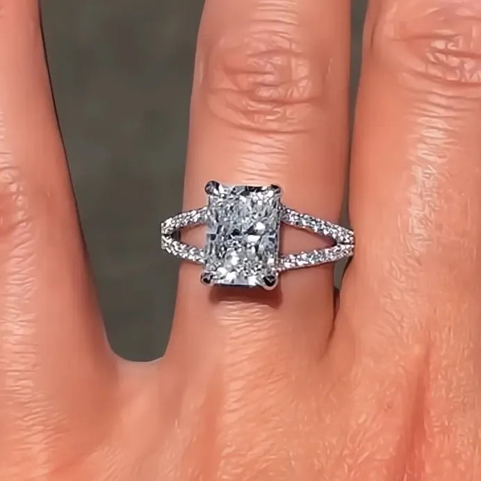 Elegant Luxury Rectangular Cubic Zirconia Crystal Wedding Engagement Ring for Women