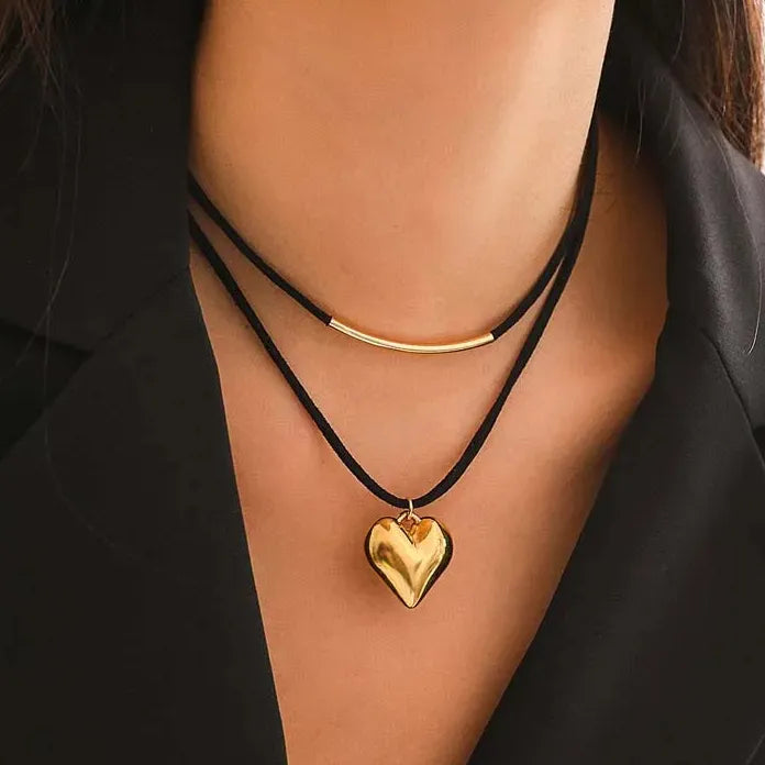 Vintage Black Velvet Heart Pendant Necklace for Women Adjustable Choker Jewelry
