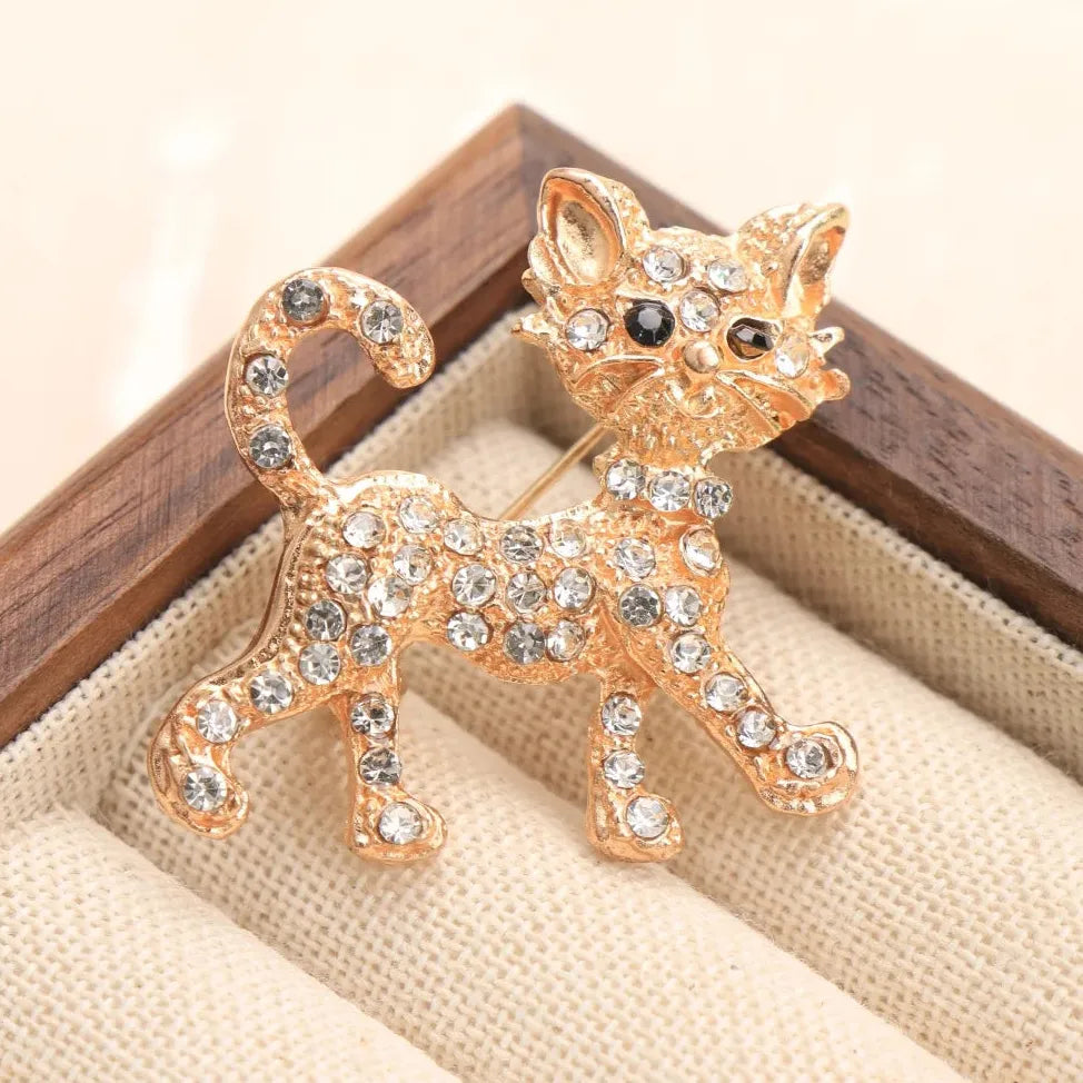 Classic Cat Brooch for Men & Women Wedding Gift Elegant Accessory