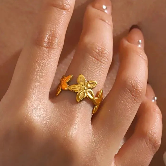 Adjustable Stainless Steel Flower Ring for Women Vintage Gold Petal Jewelry Gift