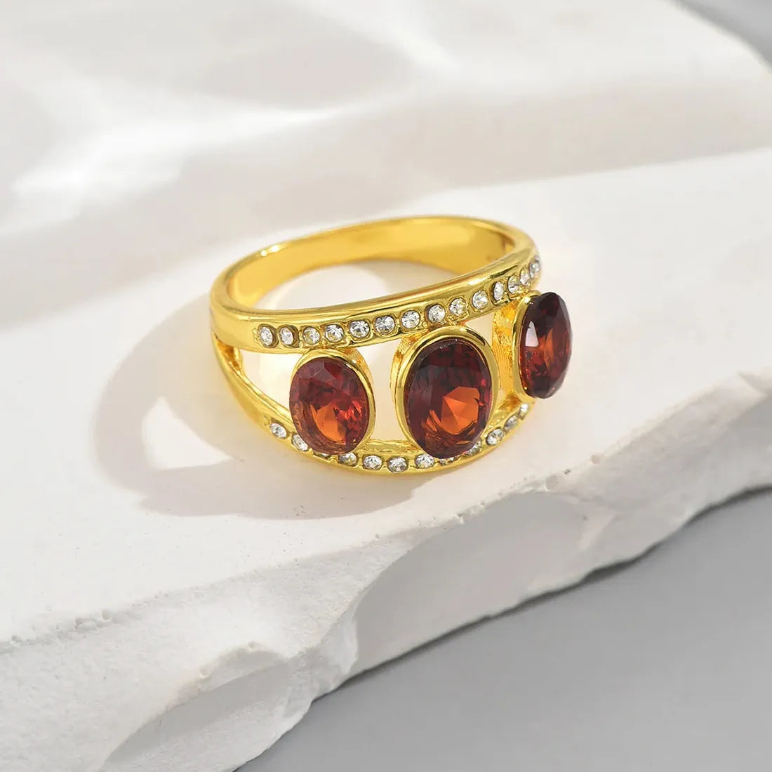 Vintage Oval Resin Crystal Ring for Women Zinc Alloy Antique Gold Wedding Jewelry