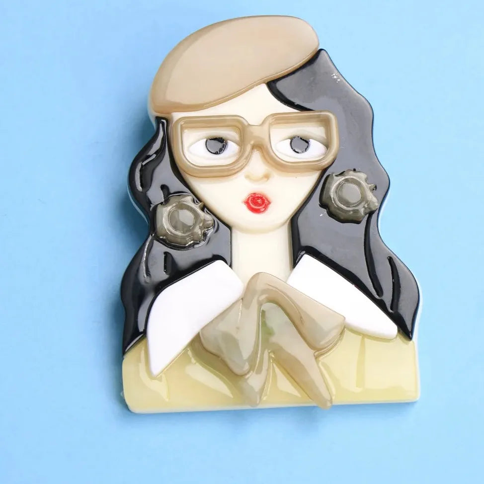 Delicate Acrylic Eye Brooch Pin for Women Classic Fashion Accessory
