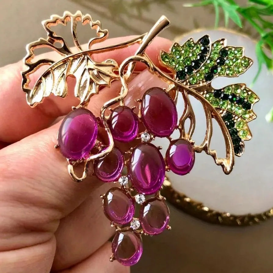 Classic Luxury Grape Fruit Brooch Jewelry Gift for Men and Women
