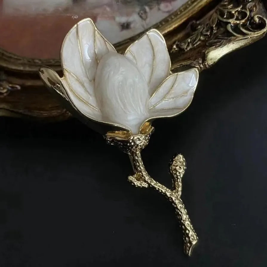 Classic Tulip Flower Brooch Wedding Gift for Men and Women