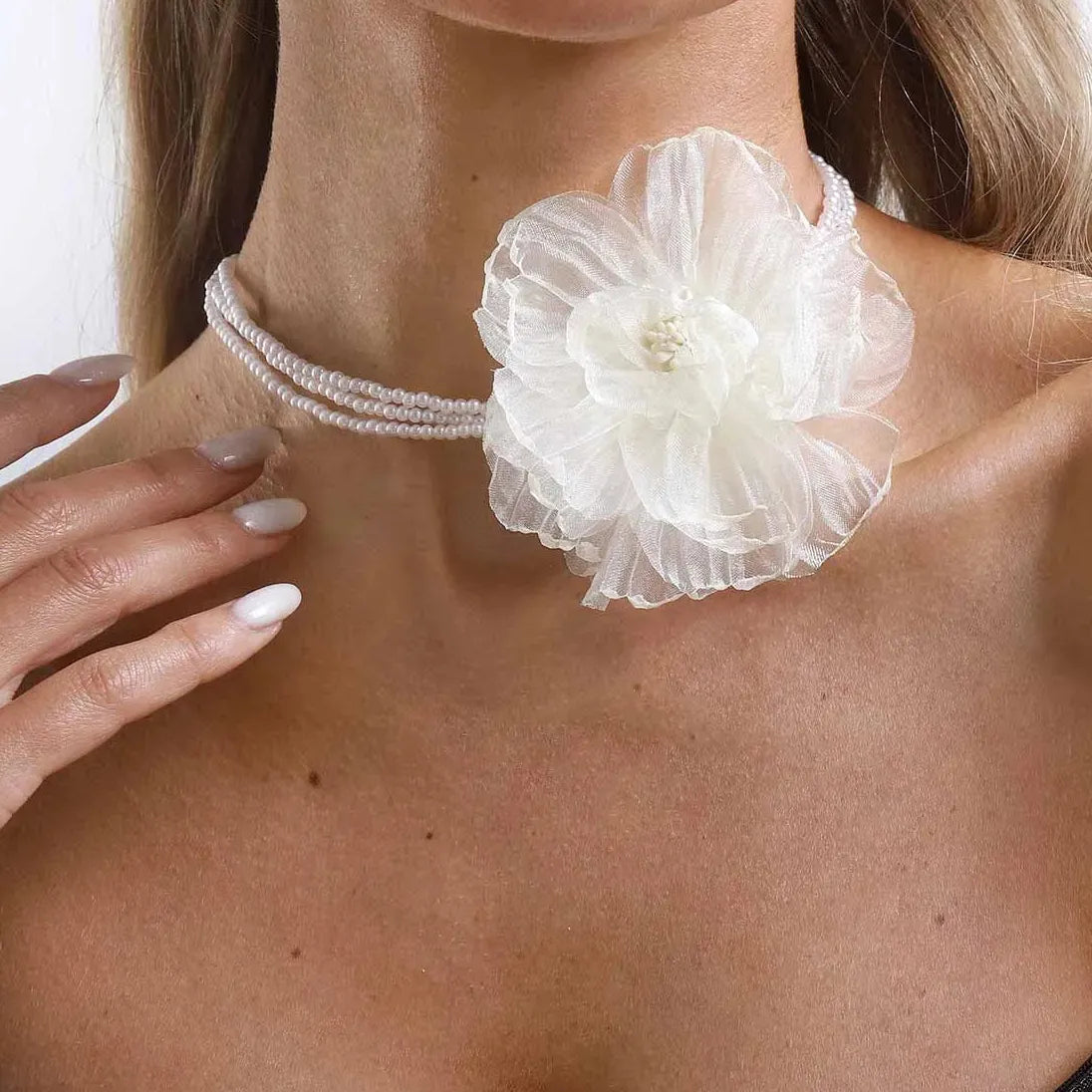 Vintage Multi-Layer Lace Flower Necklace Featuring Imitation Pearl Beads for Women