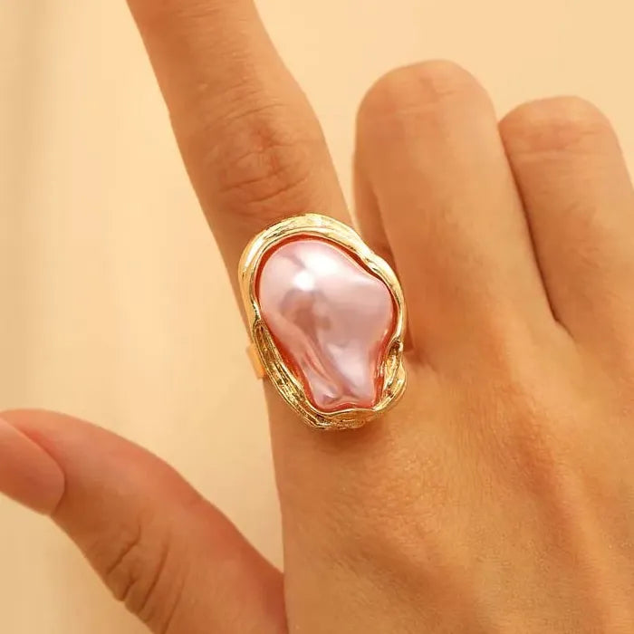 Adjustable Women’s Pearl Ring Featuring Irregular Geometric Design Symbolizing Purity