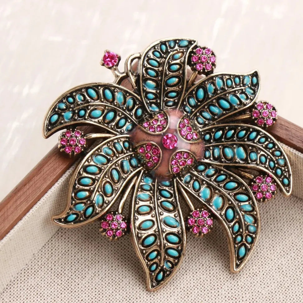 Classic Floral Brooch for Men and Women Wedding Gift Accessory