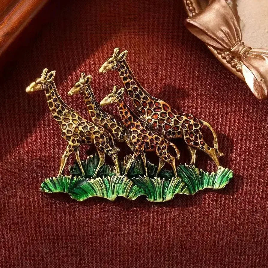 Luxury Giraffe Brooch for Men and Women Classic Gift Accessory