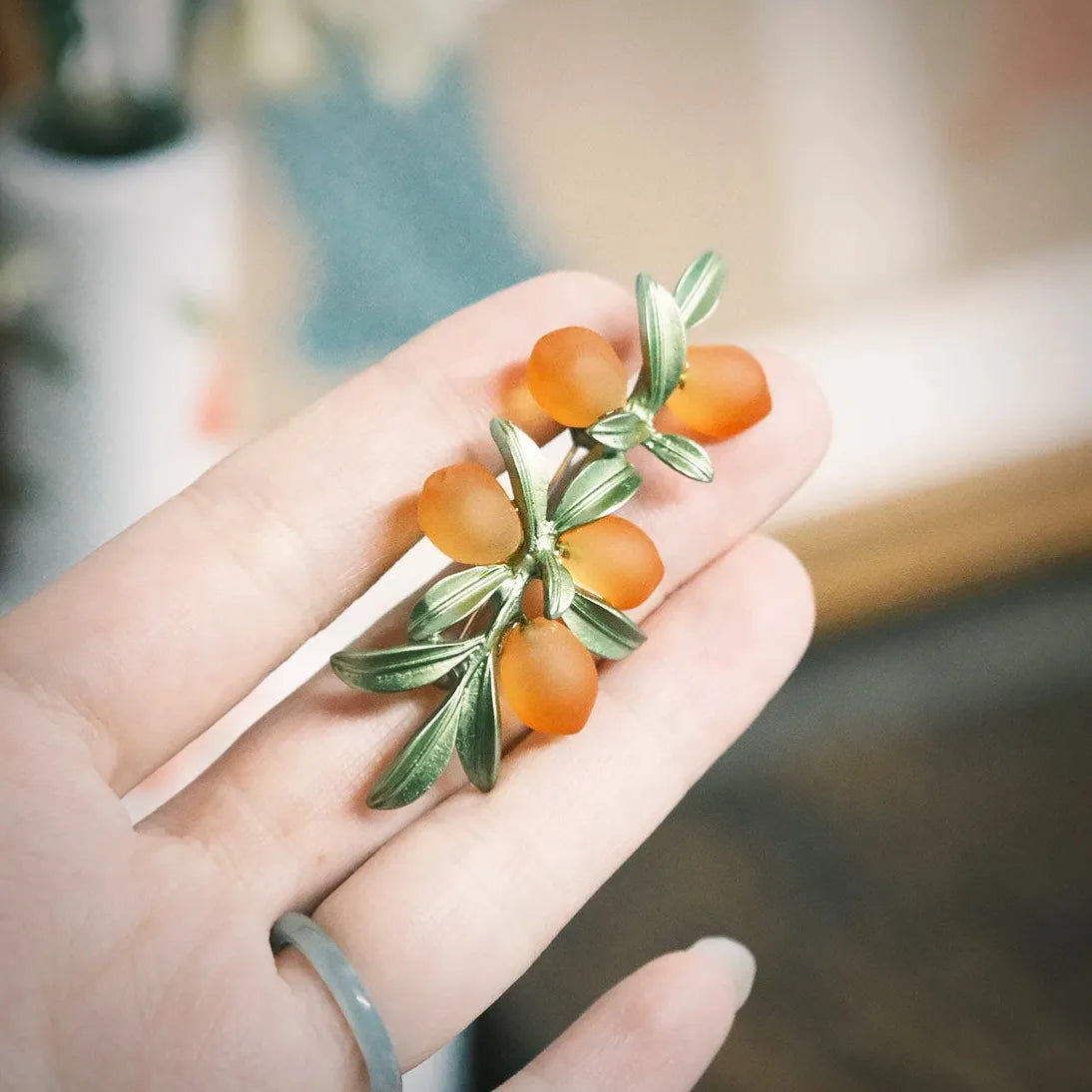 Elegant Orange Fruit Brooch Pin Jewelry Gift for Women Men Classic Style