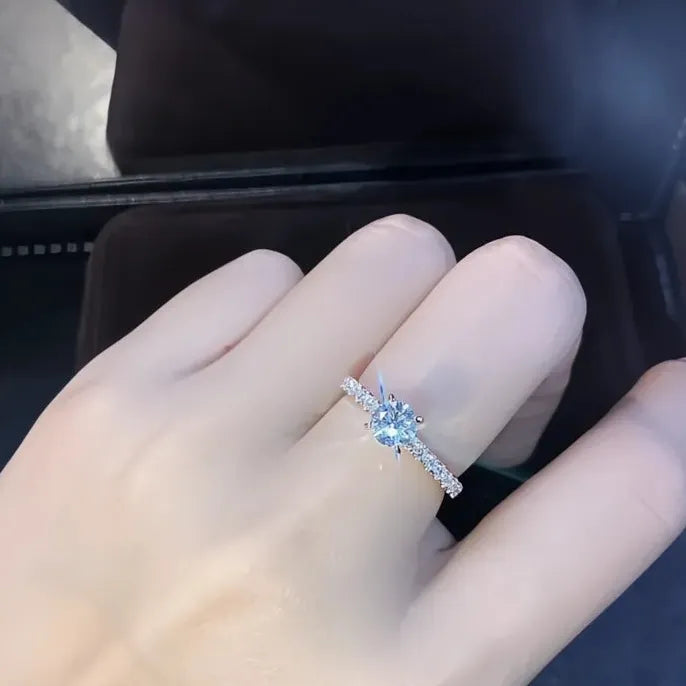 Classic 4 Claws Round Cubic Zirconia Women’s Wedding Engagement Ring Brass