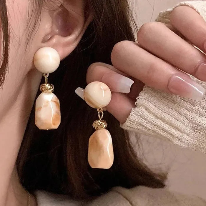 Retro Maillard Resin Amber Drop Earrings for Women Elegant Gifts 2026
