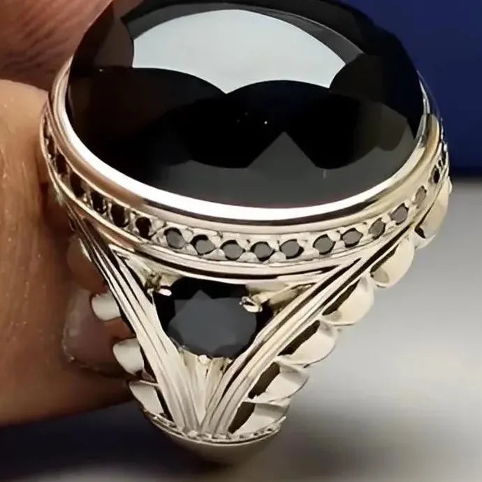 Vintage Men's Zinc Alloy Ring Inlaid with Black Gem for Banquet Business Jewelry