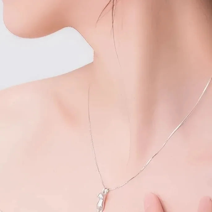 Cute Cat Pendant Necklace for Women Y2K Black White Animal Jewelry Trendy Party Gift