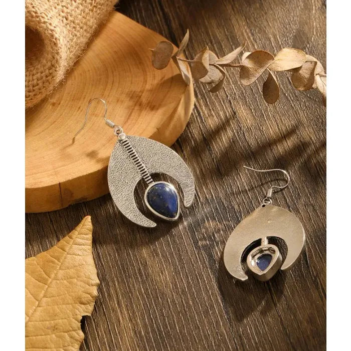 Retro Zinc Alloy Metal Hollow Leaf Pendant Long Drop Earrings for Women