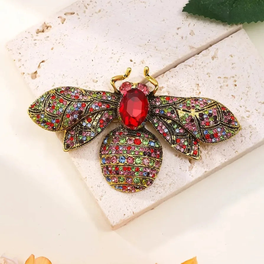 Luxury Bee Brooch Pin for Men and Women Elegant Jewelry Gift Accessory