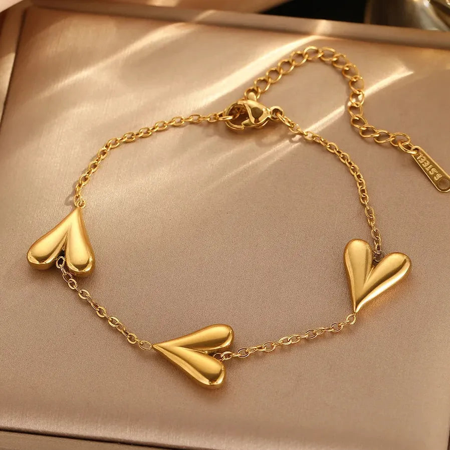 Gold Heart-Shaped Stainless Steel Bracelet for Women Minimalist Waterproof Jewelry