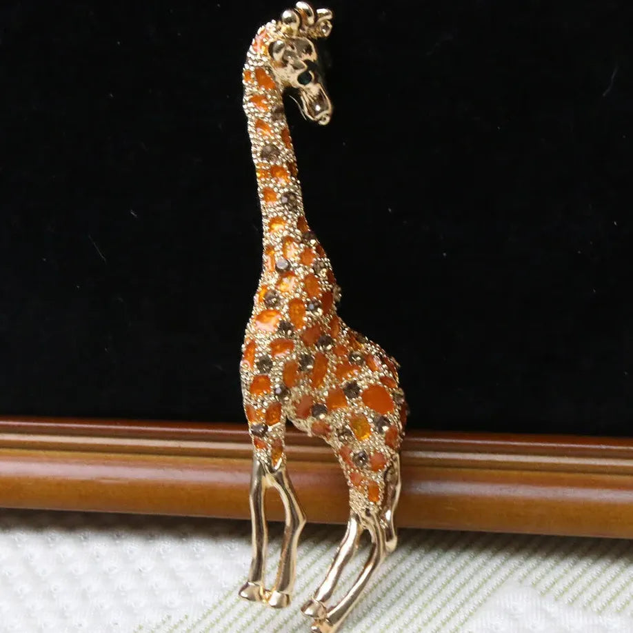 Elegant Floral Giraffe Butterfly Brooch Gift for Men & Women