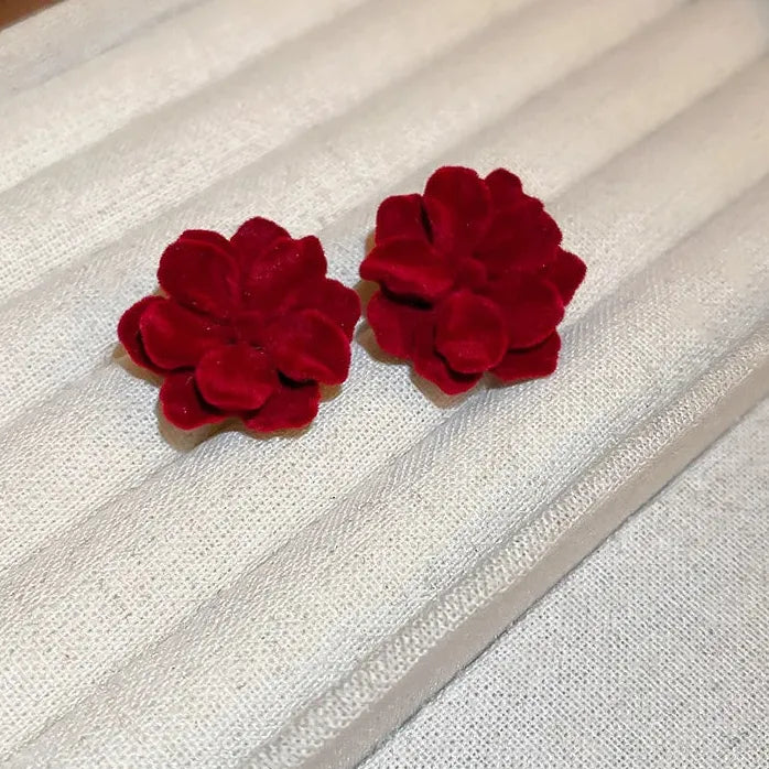 White Flower Acrylic Stud Earrings for Women Japanese Floral Jewelry 2023