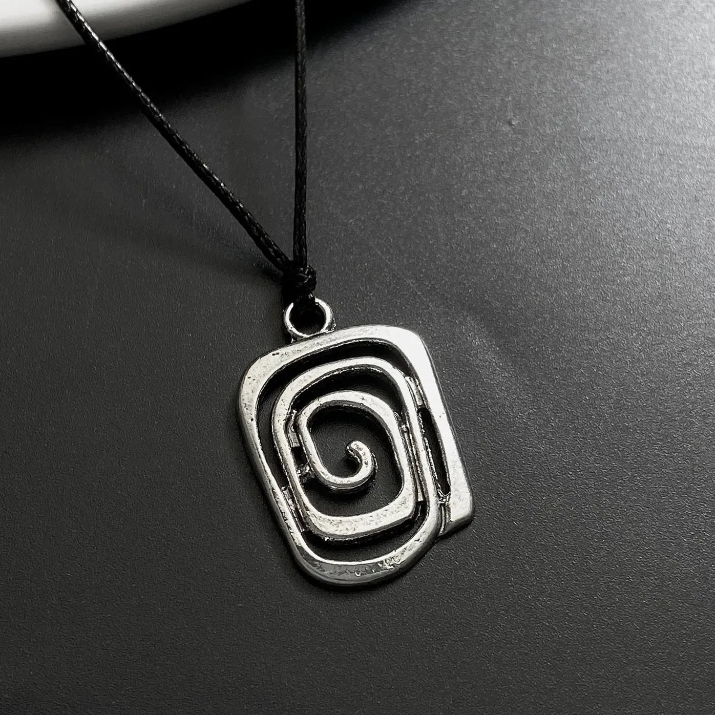 Vintage Spiral Vortex Zinc Alloy Circle Pendant Leather Necklace Women Unisex